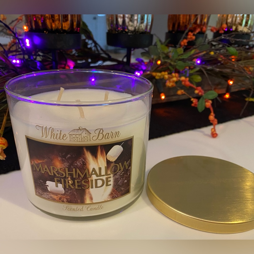 Bath & Body Works White Barn Marshmallow Fireside
3-Wick Candle